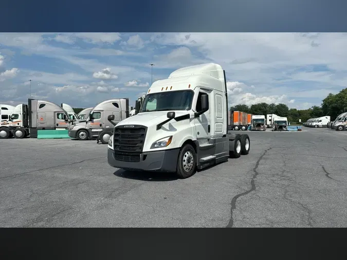2022 Freightliner Cascadia 126ec106da2f37058f59b0ba655b4a3e9d4