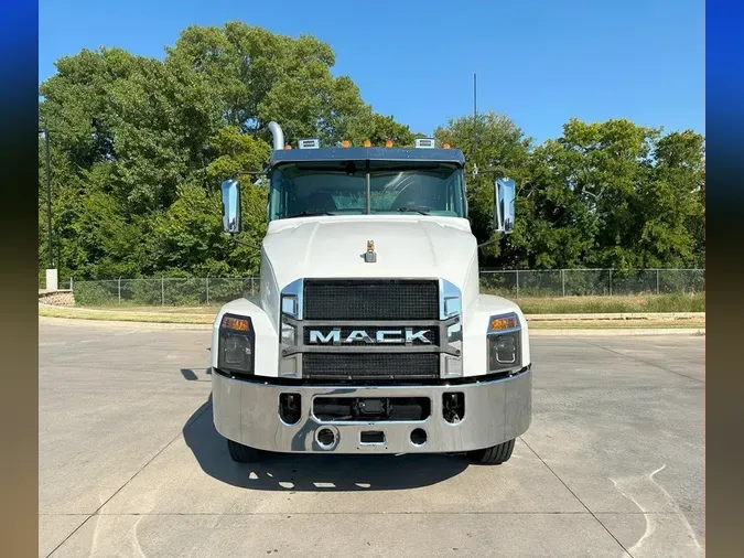 2019 MACK AN64T