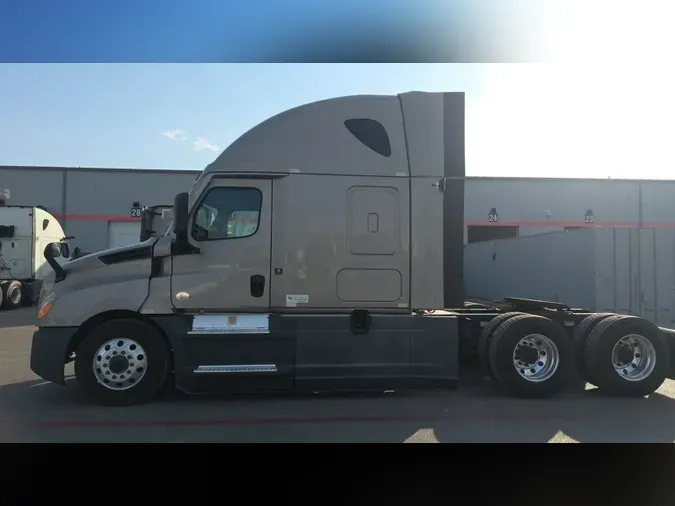 2023 Freightliner Cascadia 126