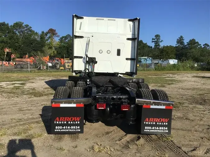 2020 INTERNATIONAL LT