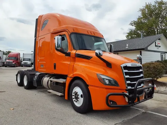 2019 FREIGHTLINER NEW CASCADIA PX12664