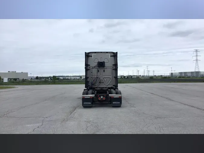2022 Freightliner Cascadia 126