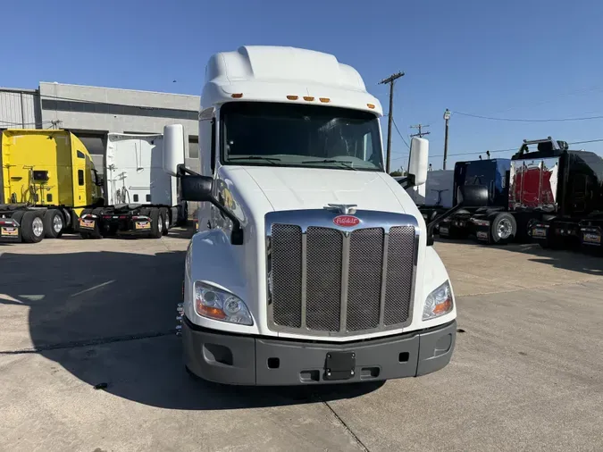 2021 Peterbilt 579ec15d1ab7fdcb9d15c27b756193c143a