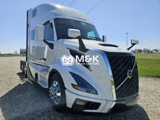 2025 VOLVO VNL64TV04