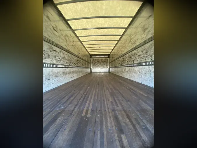 2022 FREIGHTLINER/MERCEDES M2 106