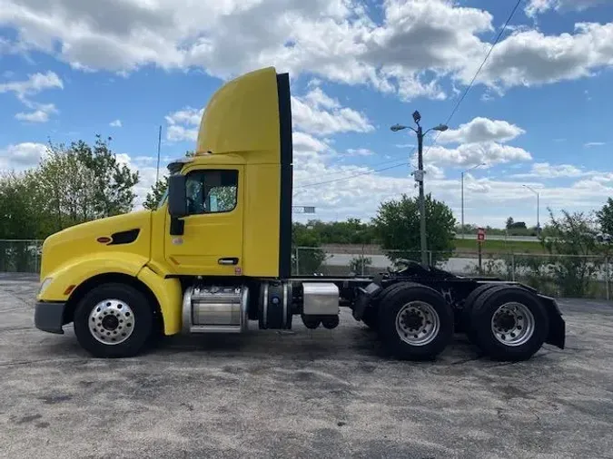 2021 Peterbilt 579ec1d6b0592437cc97fd34f1ce3c2d505