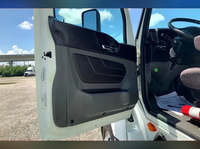 2022 INT LT625 6x4