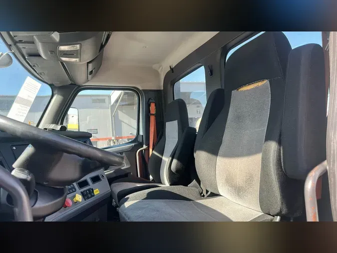 2019 Freightliner Cascadia 126