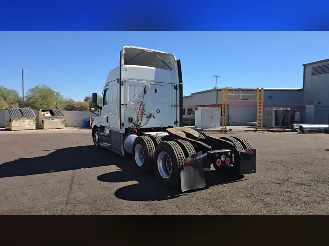 2022 Freightliner Cascadia 126ec25a6f52983646f32a92b0acb6cac01