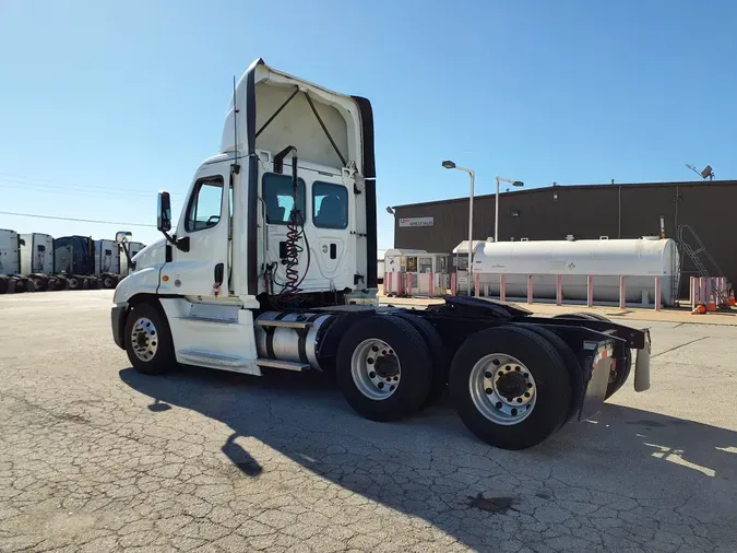 2016 FREIGHTLINER/MERCEDES CASCADIA 125