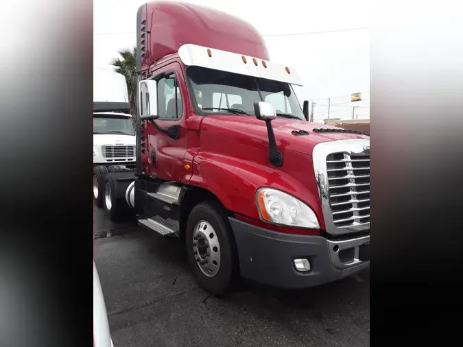 2017 FREIGHTLINER/MERCEDES CASCADIA 125