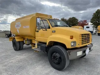 2002 GMC 7500