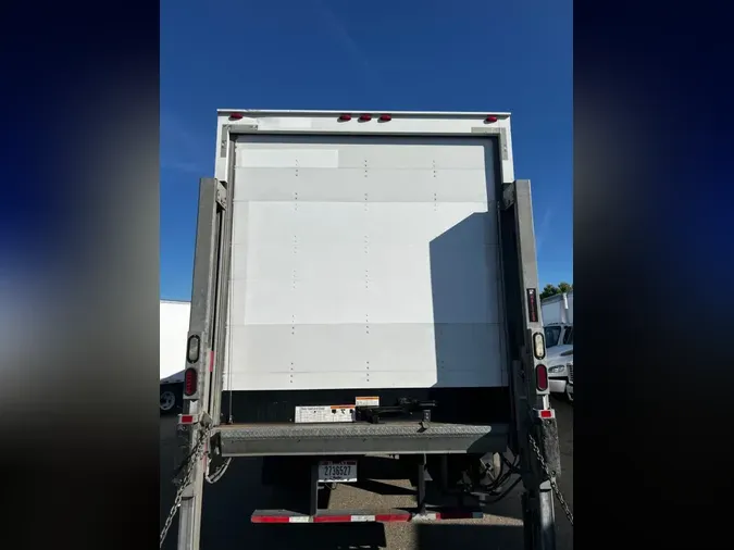 2019 FREIGHTLINER M2 106