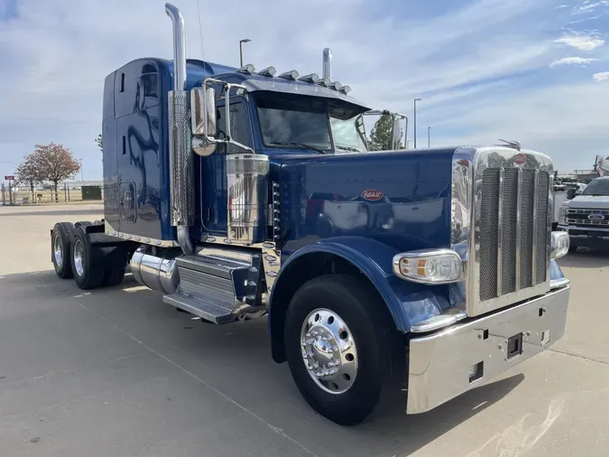 2023 Peterbilt 389