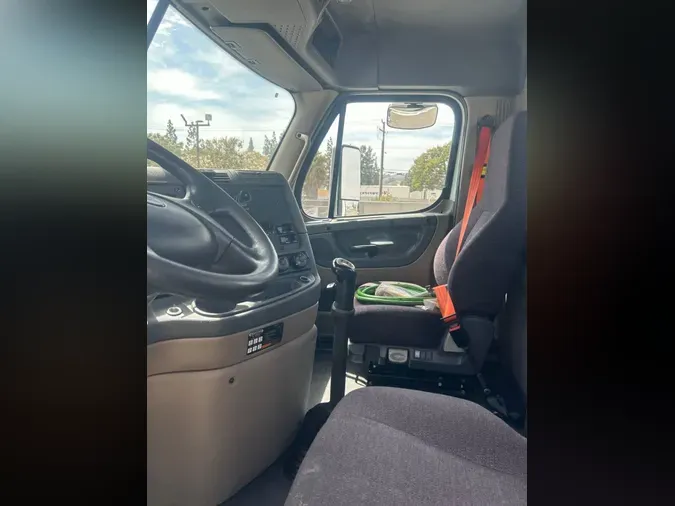 2016 FREIGHTLINER/MERCEDES CASCADIA 125