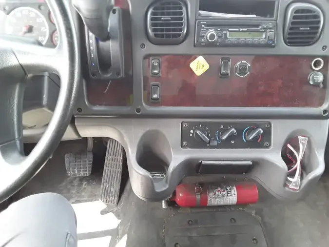 2017 FREIGHTLINER/MERCEDES M2 106