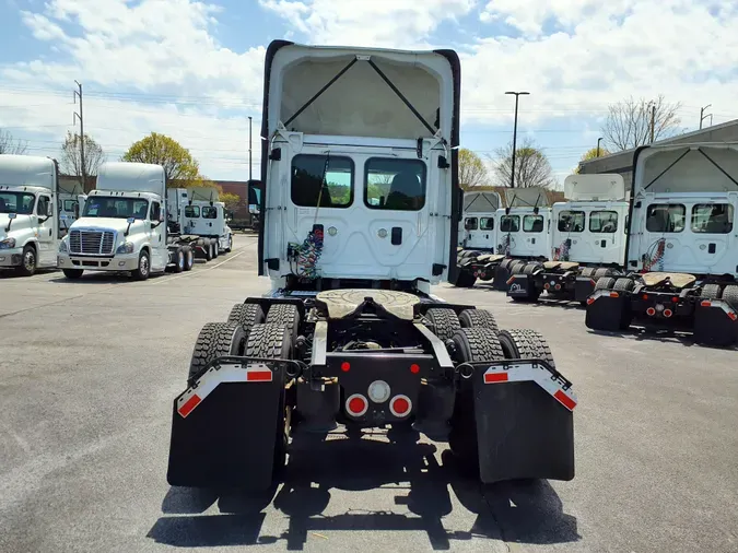 2017 FREIGHTLINER/MERCEDES CASCADIA 125