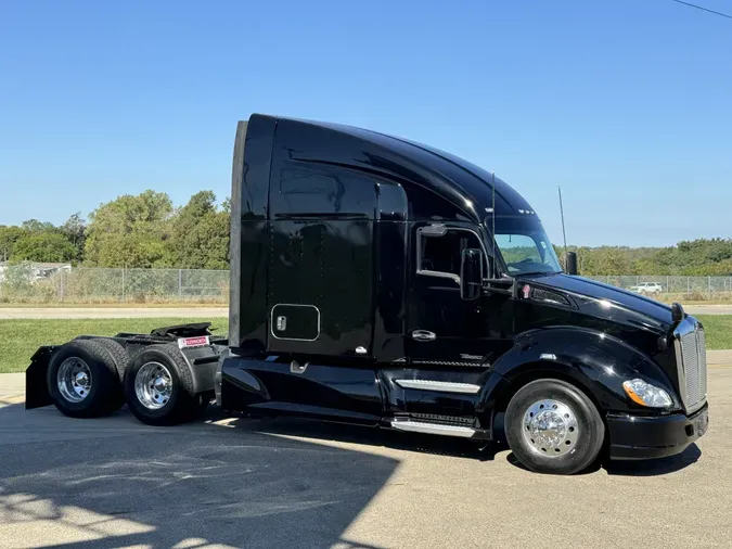 2022 KENWORTH T680