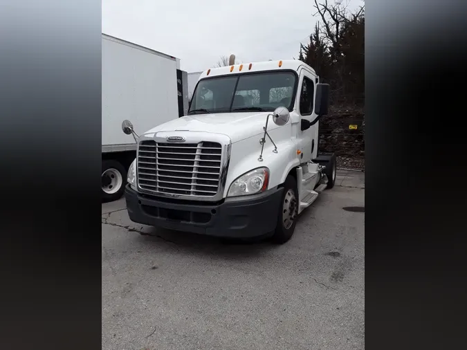 2013 FREIGHTLINER/MERCEDES CASCADIA 125ec32c3daccc787bb24bc0fb4854769fb