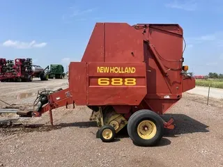 New Holland 688
