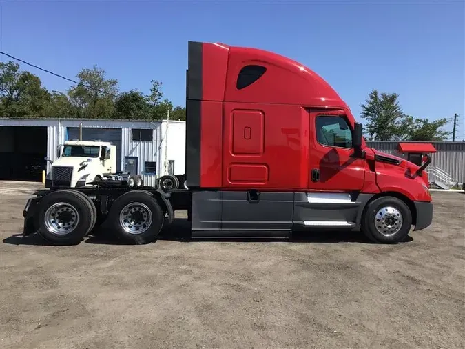 2021 FREIGHTLINER CASCADIA