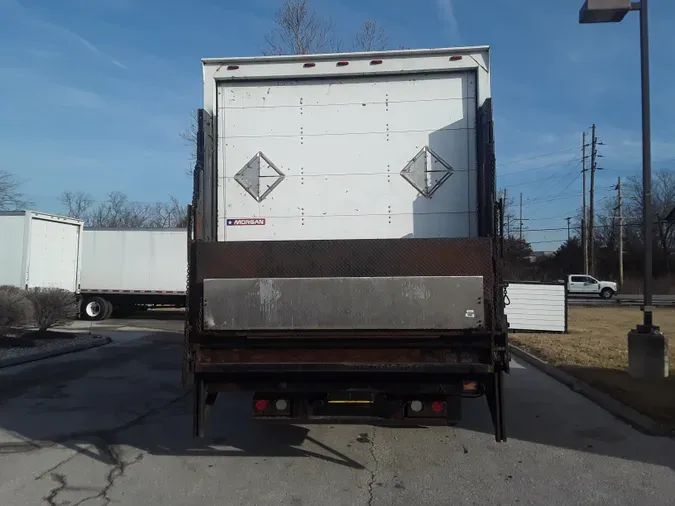 2013 FREIGHTLINER/MERCEDES M2 106