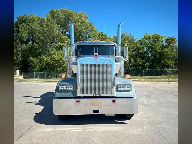 2023 KENWORTH W900L