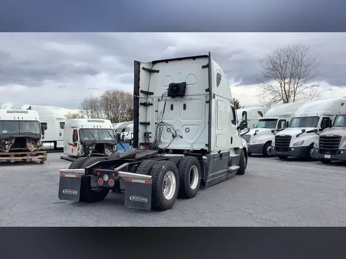 2022 Freightliner Cascadia 126ec3b04617920a6b419ad7ecba0183885