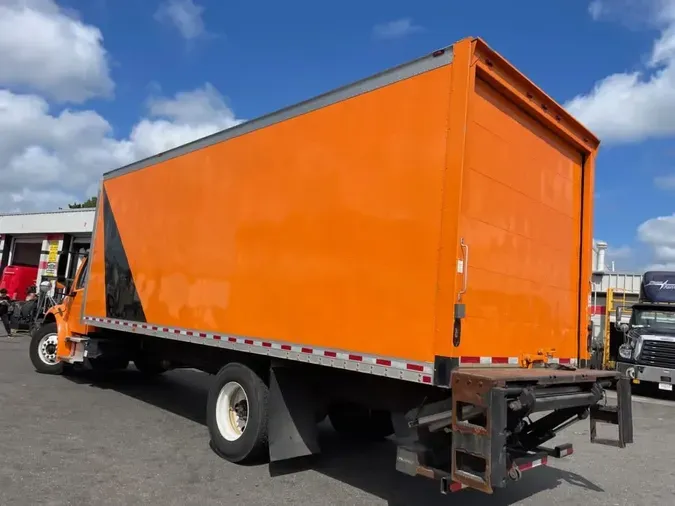 2018 FREIGHTLINER M2 106