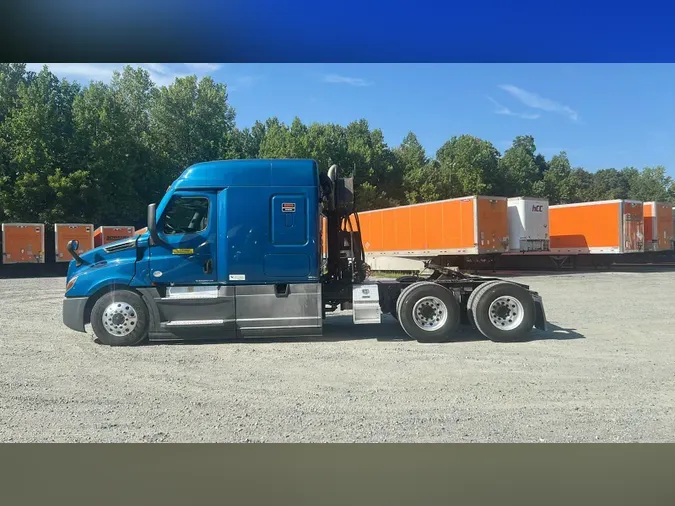 2022 Freightliner Cascadia 126ec3ce3951f726a65e5a37947f4c2c414