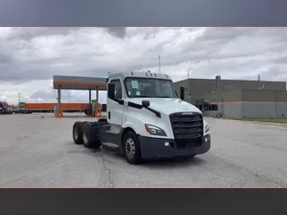 2019 Freightliner Cascadia 126