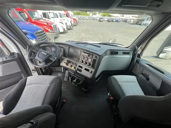 2019 FREIGHTLINER CASCADEVO1