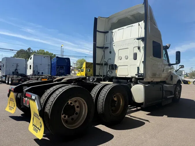 2022 International LT625