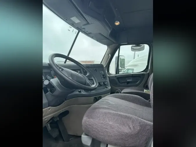 2019 FREIGHTLINER/MERCEDES CASCADIA 125