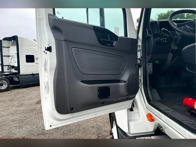 2019 INT LT625 6x4