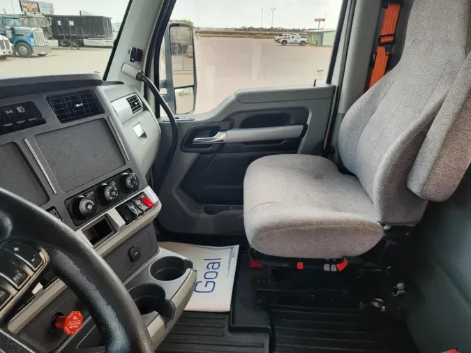 2022 Kenworth T880