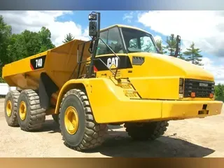 2006 CAT 740