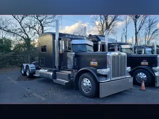 2024 Peterbilt 389