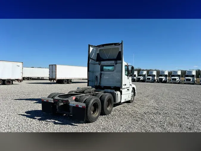 2018 Volvo VNL300