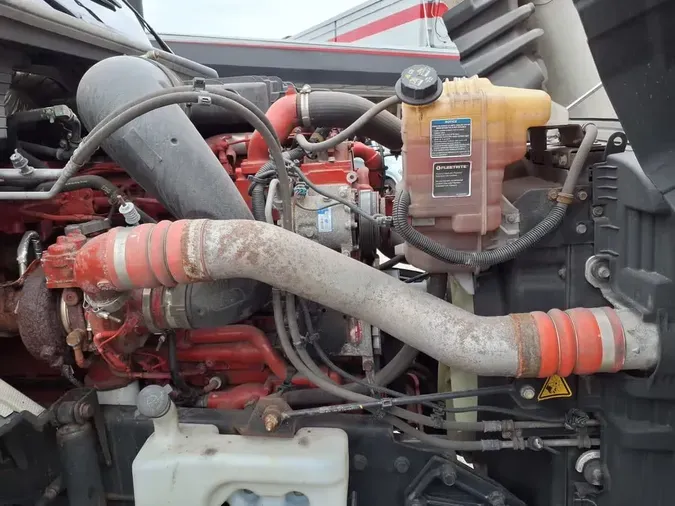 2021 NAVISTAR INTERNATIONAL LT625 DAYCAB S/A