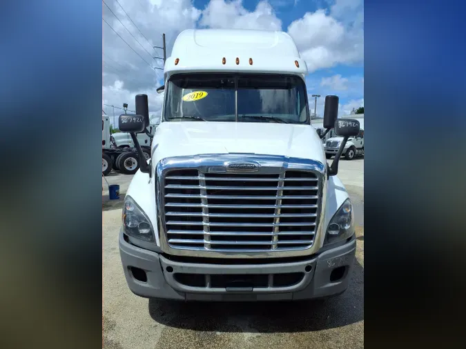 2019 FREIGHTLINER/MERCEDES CASCADIA 125