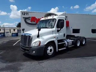 2015 Freightliner CASCADIA 125