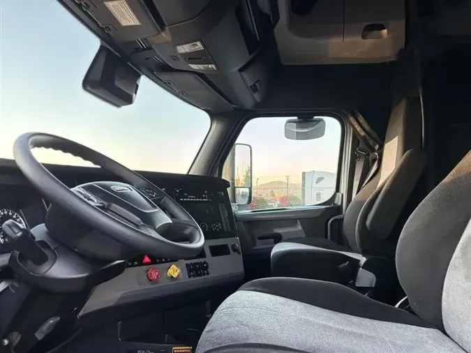 2021 FREIGHTLINER CA126ec551e1f750095e6d44c22a6fc84d991