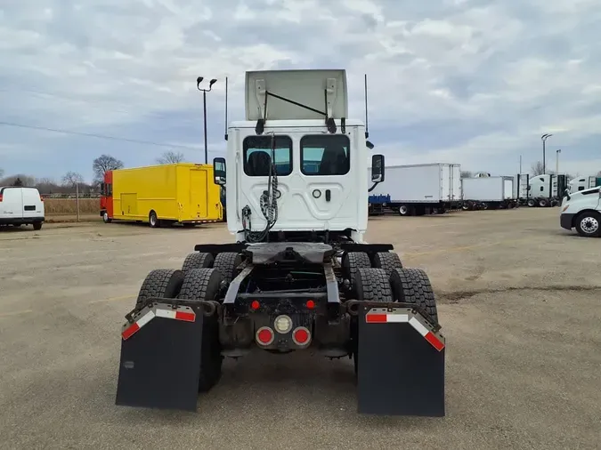 2020 FREIGHTLINER/MERCEDES CASCADIA 125ec5f49f31f1190e88f74f738b57bd212