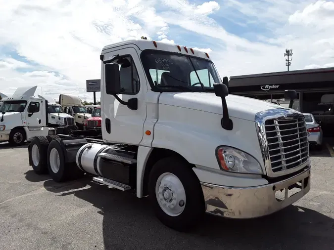 2016 FREIGHTLINER/MERCEDES CASCADIA 125