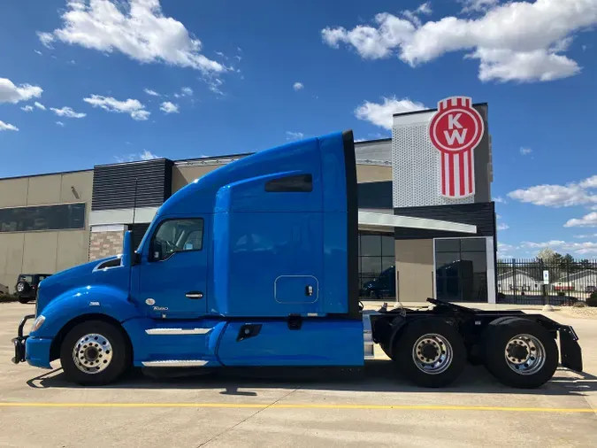 2022 Kenworth T680