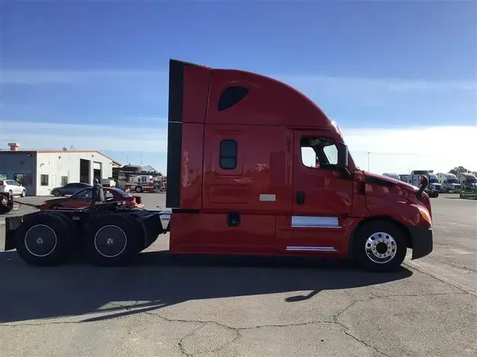 2022 FREIGHTLINER CA126