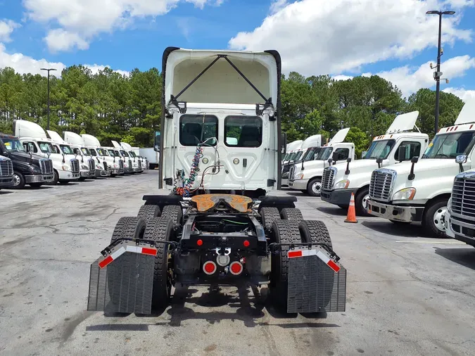 2019 FREIGHTLINER/MERCEDES CASCADIA 125