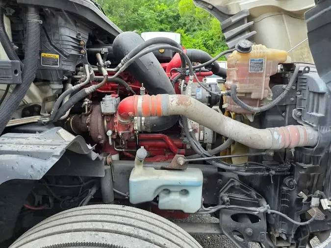 2020 NAVISTAR INTERNATIONAL LT625 SLPR CAB