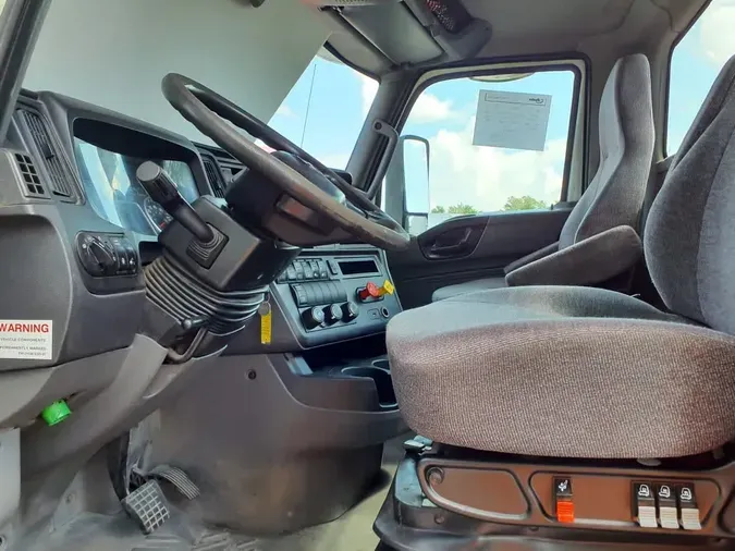 2020 NAVISTAR INTERNATIONAL LT625 DAYCAB T/A